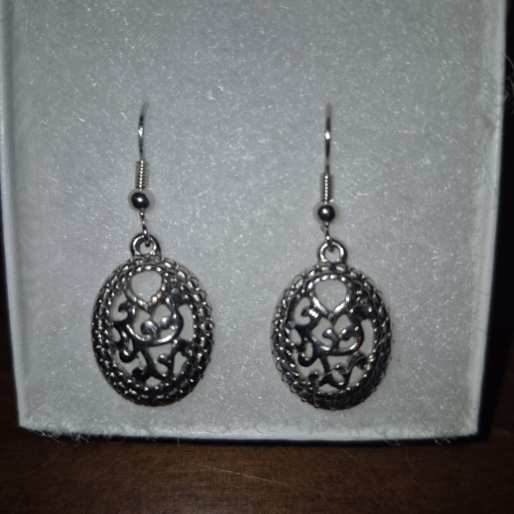 Vintage- Fashion Dangle Earrings